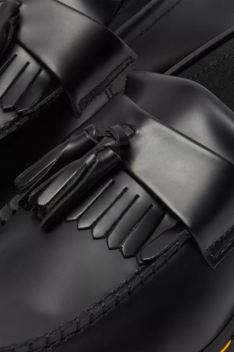 Adrian Ys Black Smooth Negro