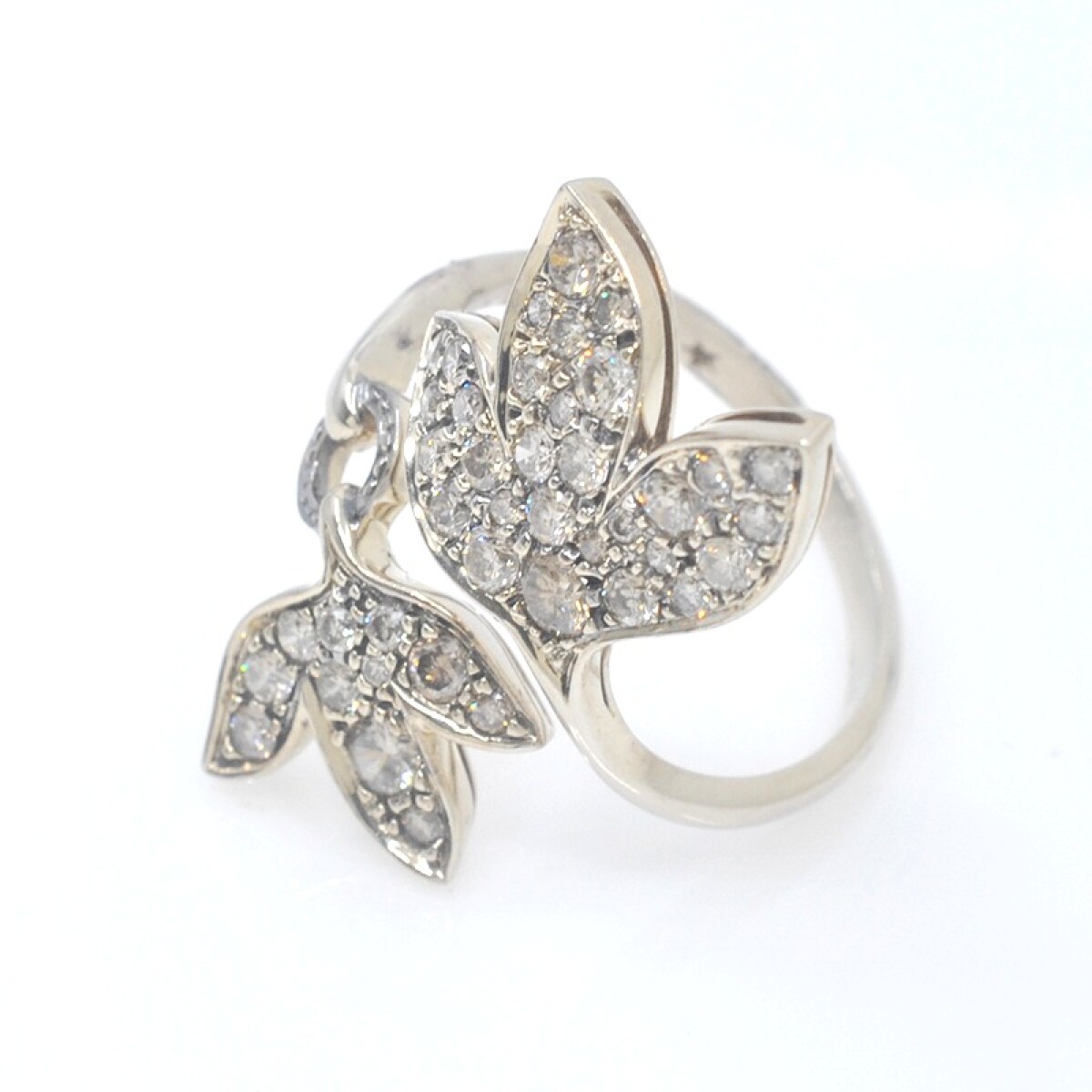 Anillo en oro 18k H.STERN con brillantes 