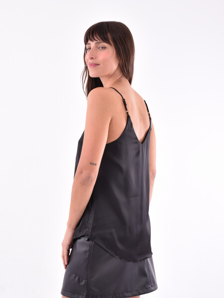MUSCULOSA ESTRENA NEGRO