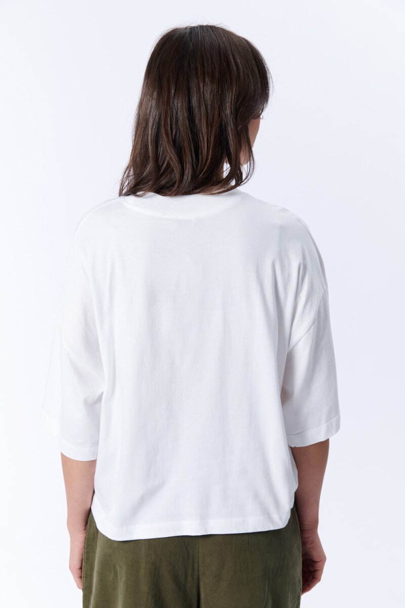 Remera 3/4 Cuello Alto Blanco