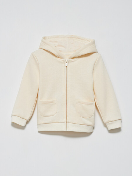 Campera deportiva liviana Crema