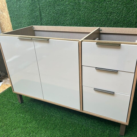 [OUTLET] Bajo Mesada Gloria 120 cm de ancho 3 Puertas 2 Cajones Rieles Telescópicos [SOLO RETIRO] [OUTLET] Bajo Mesada Gloria 120 cm de ancho 3 Puertas 2 Cajones Rieles Telescópicos [SOLO RETIRO]
