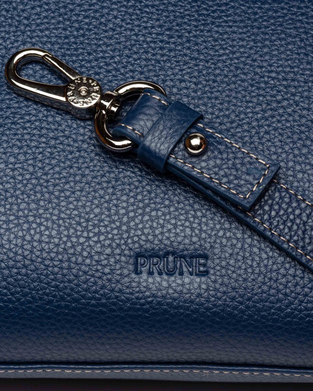 Cartera de mano Bay en cuero graneado Marine Blue