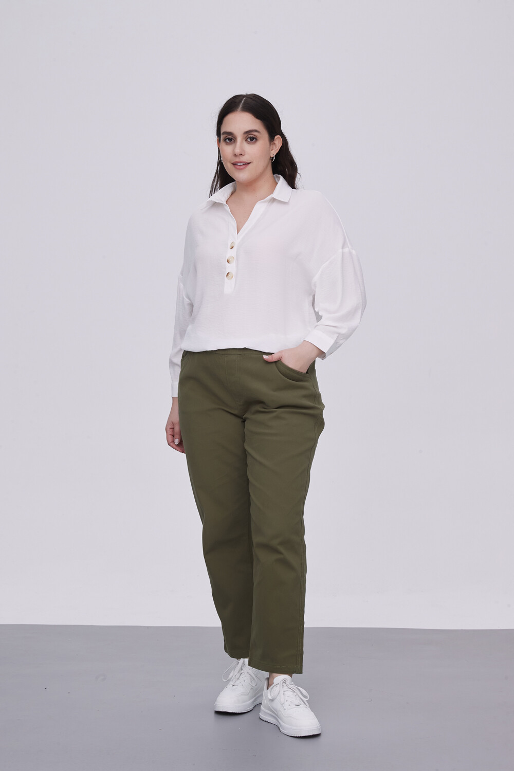 Pantalon Bekwai Verde Oliva Oscuro