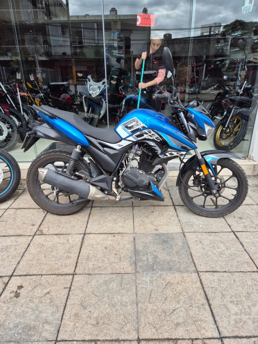 Yumbo Racer 200 Usada - Reserva 