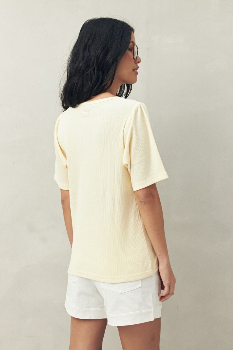 REMERA CARLO AMARILLO PASTEL