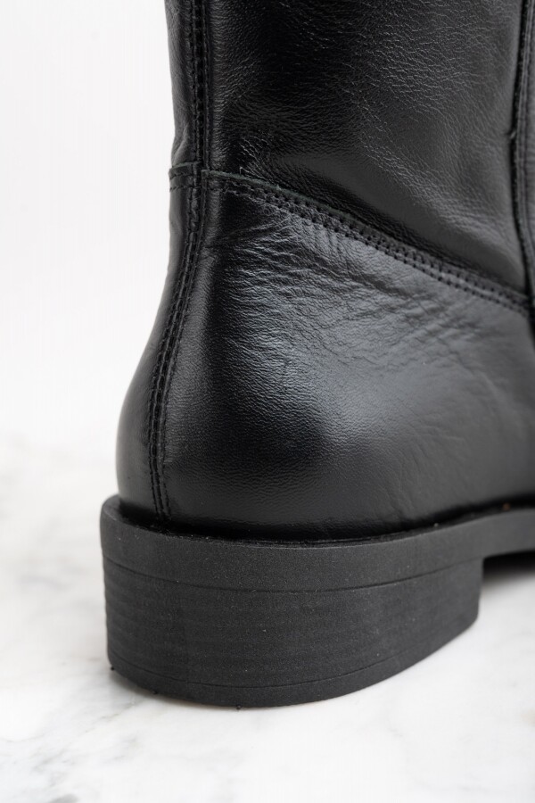 Bota Cuero Negro