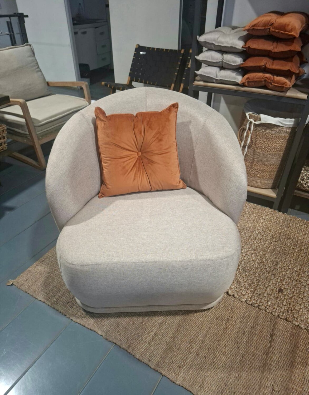 Poltrona Aura giratoria Beige — Barraca Dayman