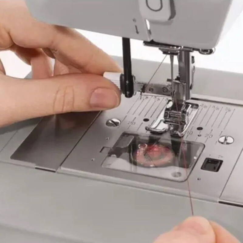 Máquina de coser recta zigzag Singer Heavy Duty 4423 portable color gris Máquina De Coser Recta Zigzag Singer Heavy Duty 4423 Portable Color Gris