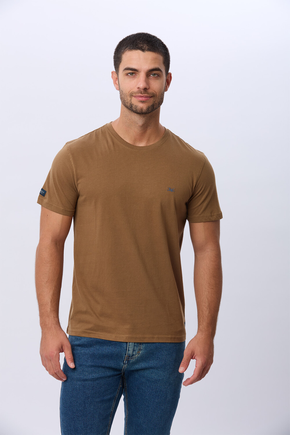REMERA BÁSICA DE ALGODÓN Mostaza