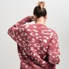 Buzo animal print tejido Burdeo