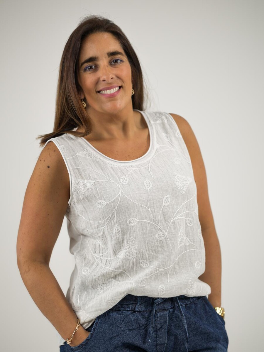 Musculosa bordada básica blanca Musculosa bordada básica blanca
