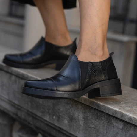 ZAPATO VENET - CUERO CERRETO NEGRO