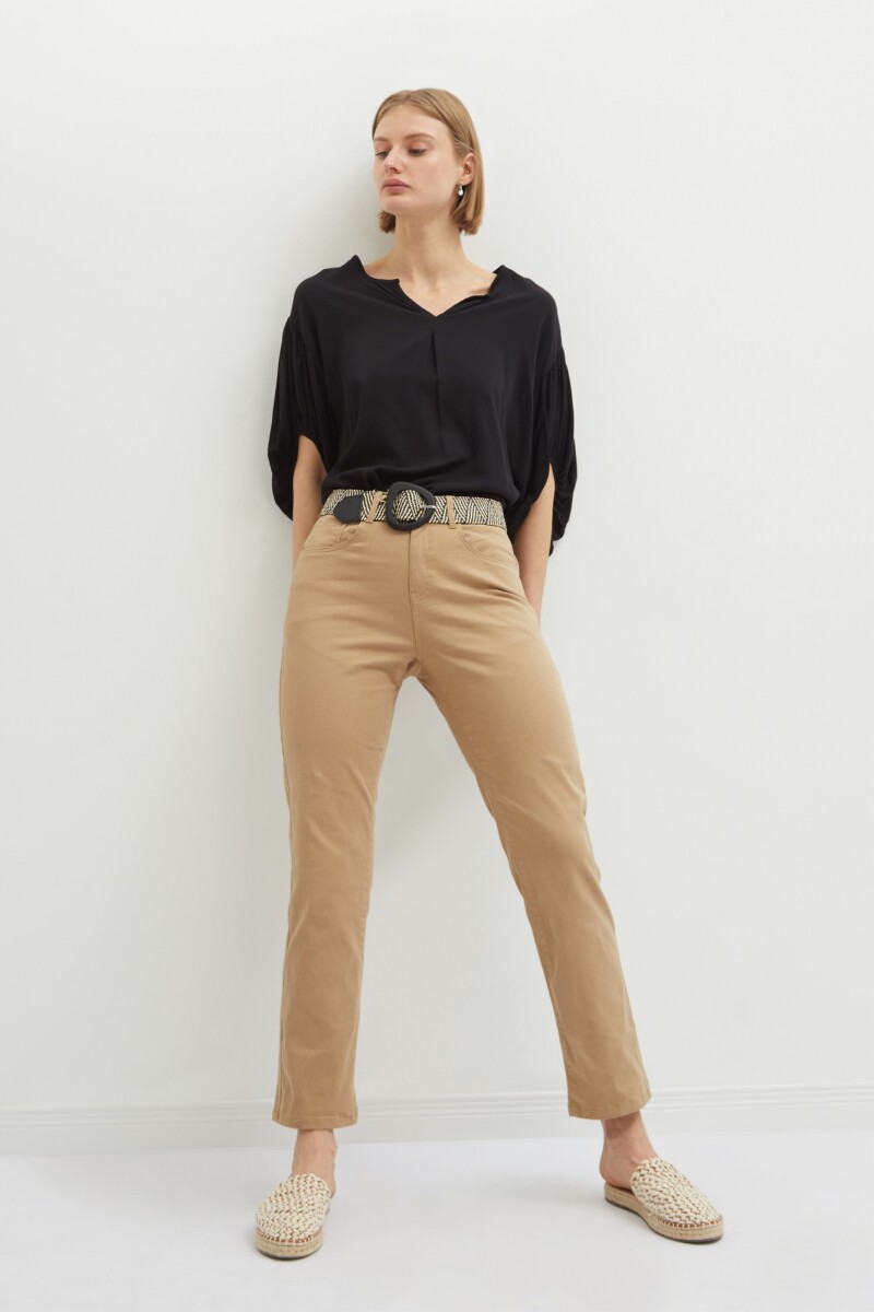 Pantalón recto 5 bolsillos beige