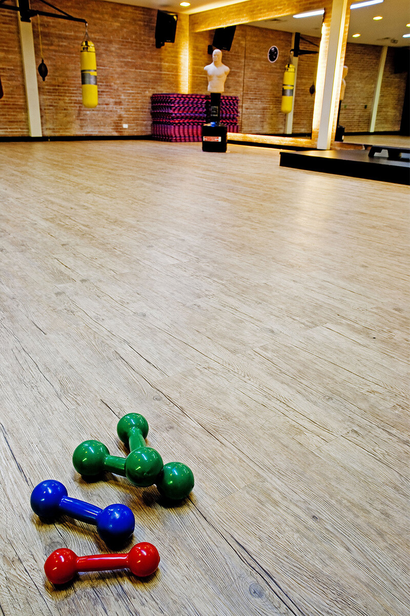 AMBIENTA SERIES SPEC RUS TABLA VINILICA AMBIENTA SERIES SPEC RUS 9343604 CANELA 184X950X3MM*