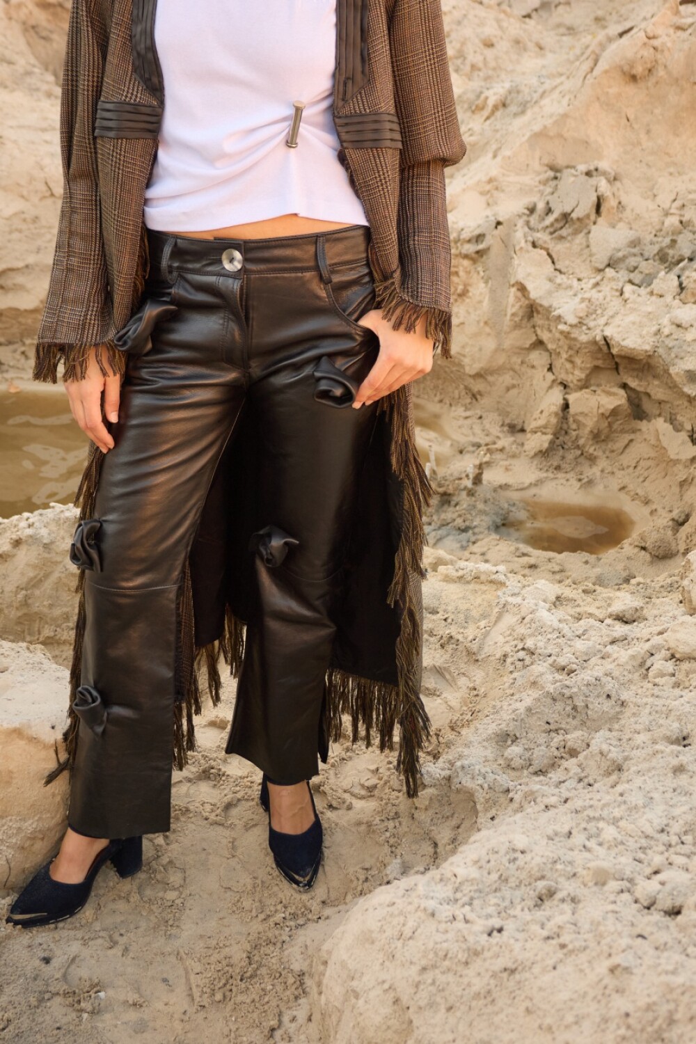 Leather Rosette jeans Negro