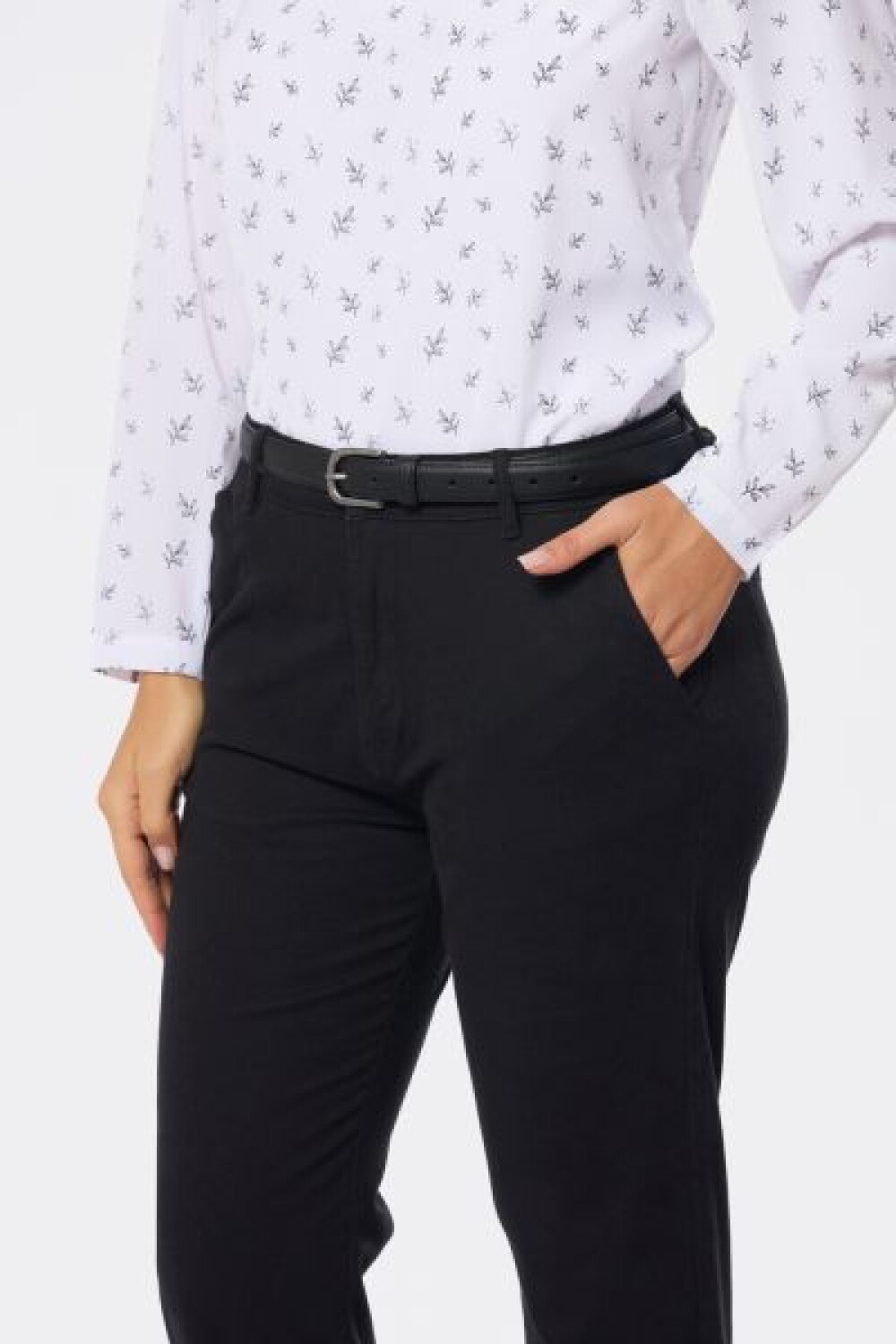 PANTALON RECTO DE GABARDINA Negro
