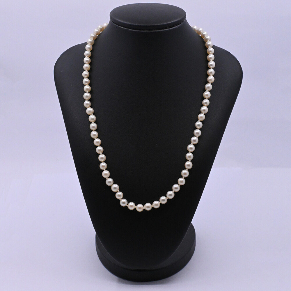Collar de perlas de cultivo y broche oro 18k 2 tonos y brillantes. Collar de perlas de cultivo y broche oro 18k 2 tonos y brillantes.