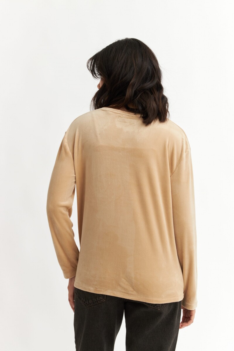 Remera m/l de plush TOSTADO