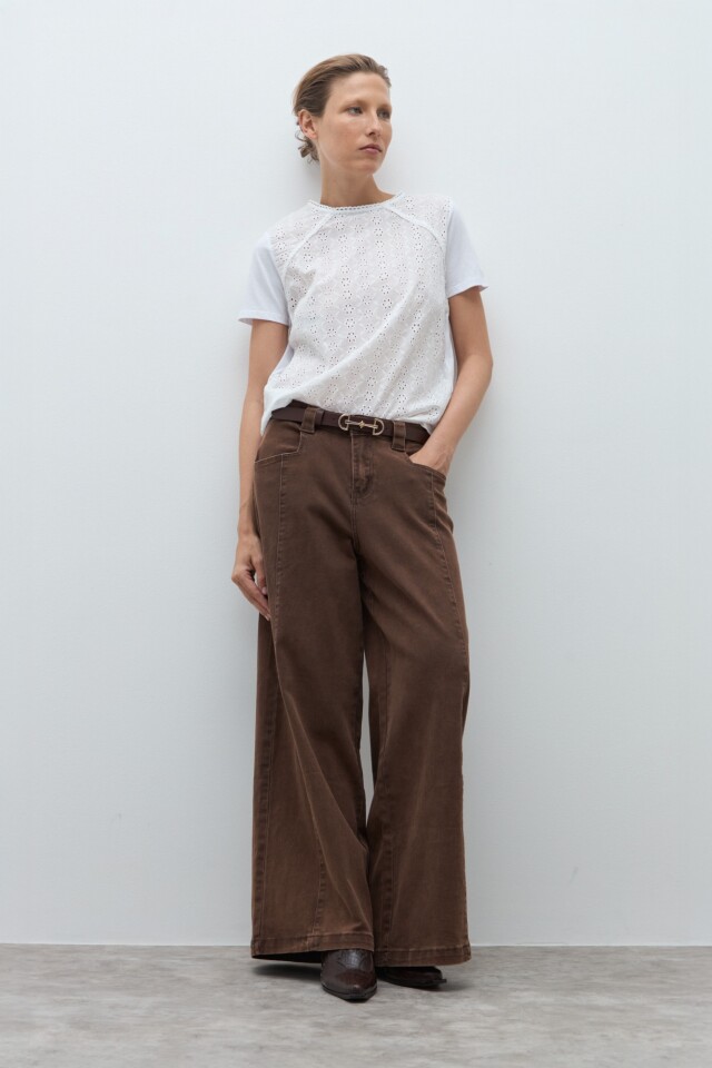 Remera frente broderie blanco