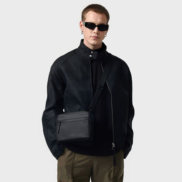 Bolso Gastón Luga Dash Horizontal Vertical Impermeable Color Negro