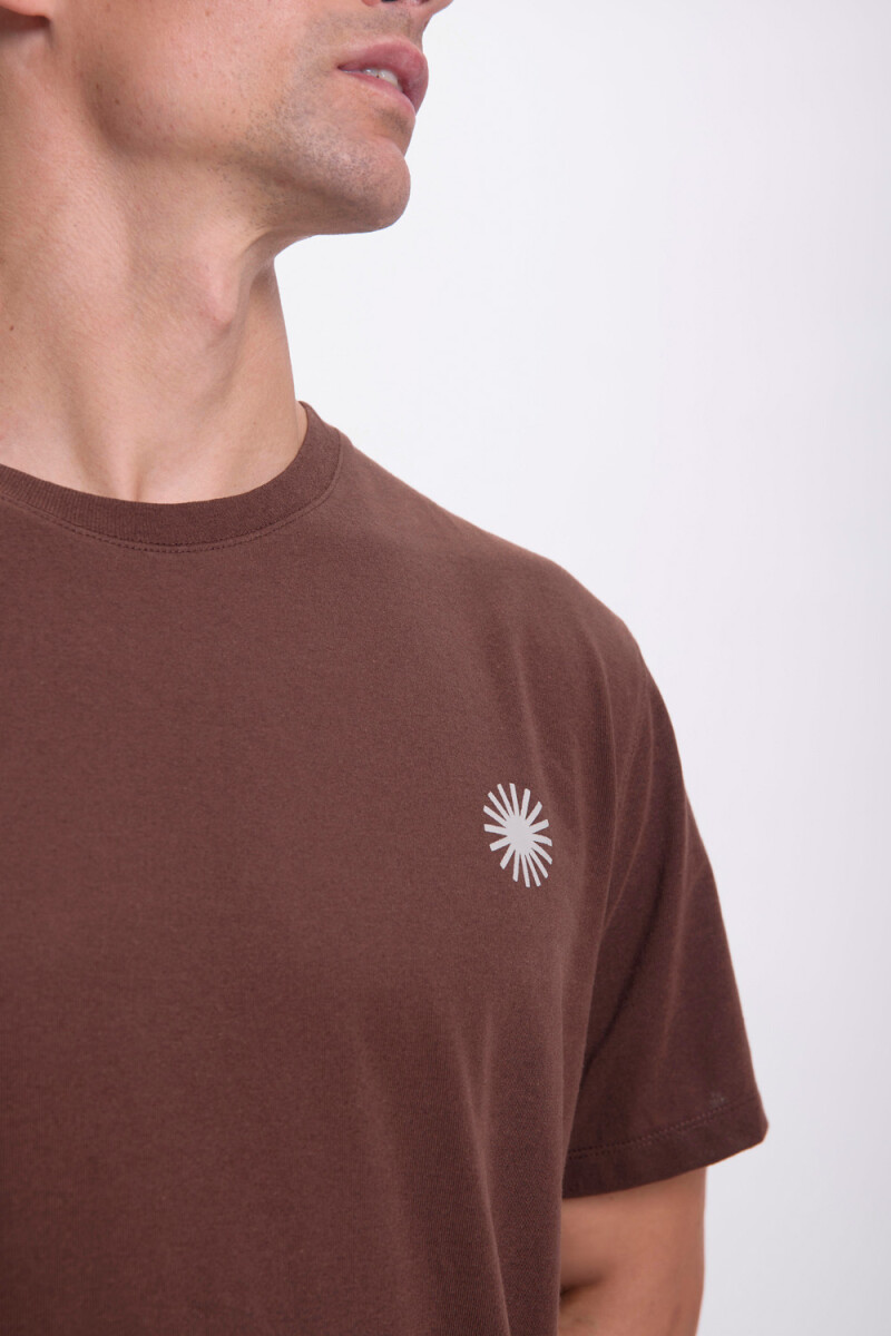 Remera estampa Marrón
