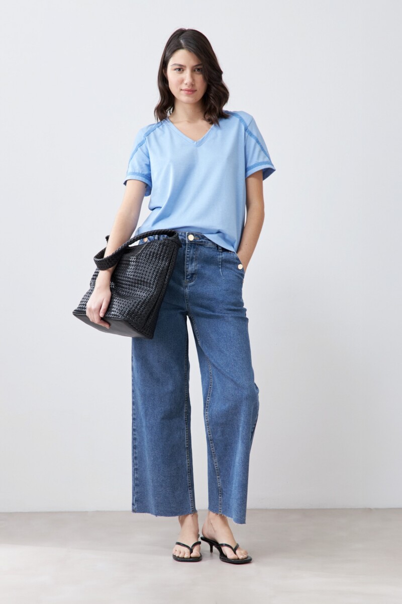 Remera escote en V con vainillas - celeste melange 