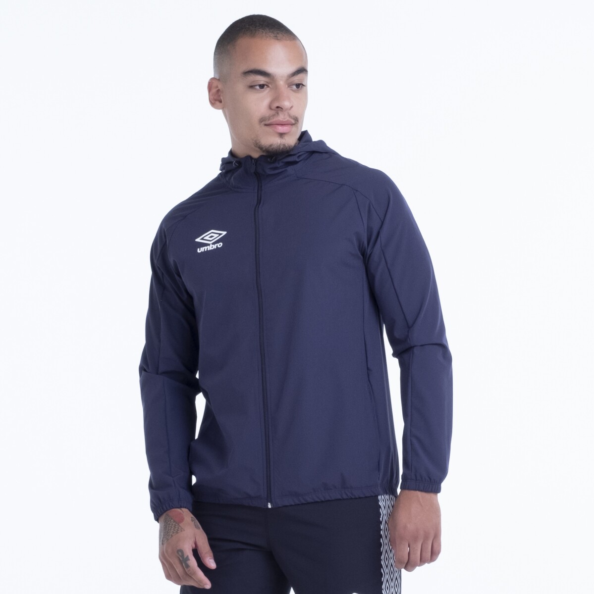 Campera Rompeviento Essential Umbro Hombre - 001 