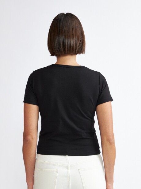 REMERA TAHINI NEGRO