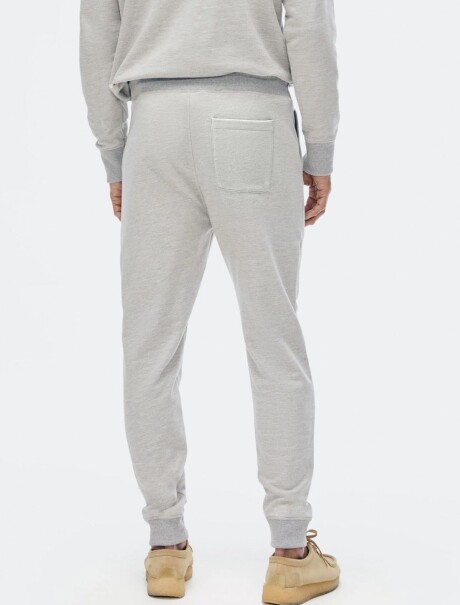 PANTALONES DEPORTIVOS BÁSICOS CON FORRO POLAR GRIS