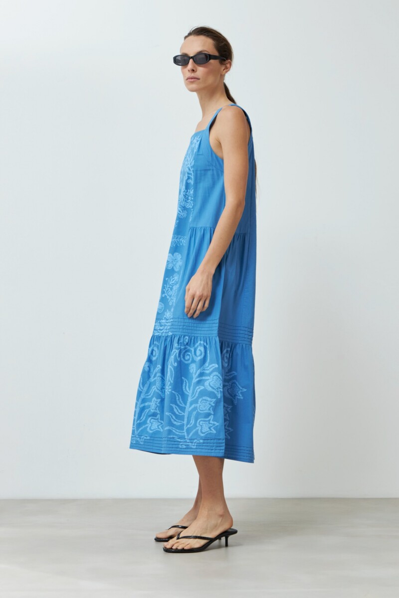 Maxi vestido con estampa floral localizada - azul regata 