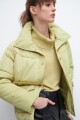Campera capitoneada con bolsillos verde musgo