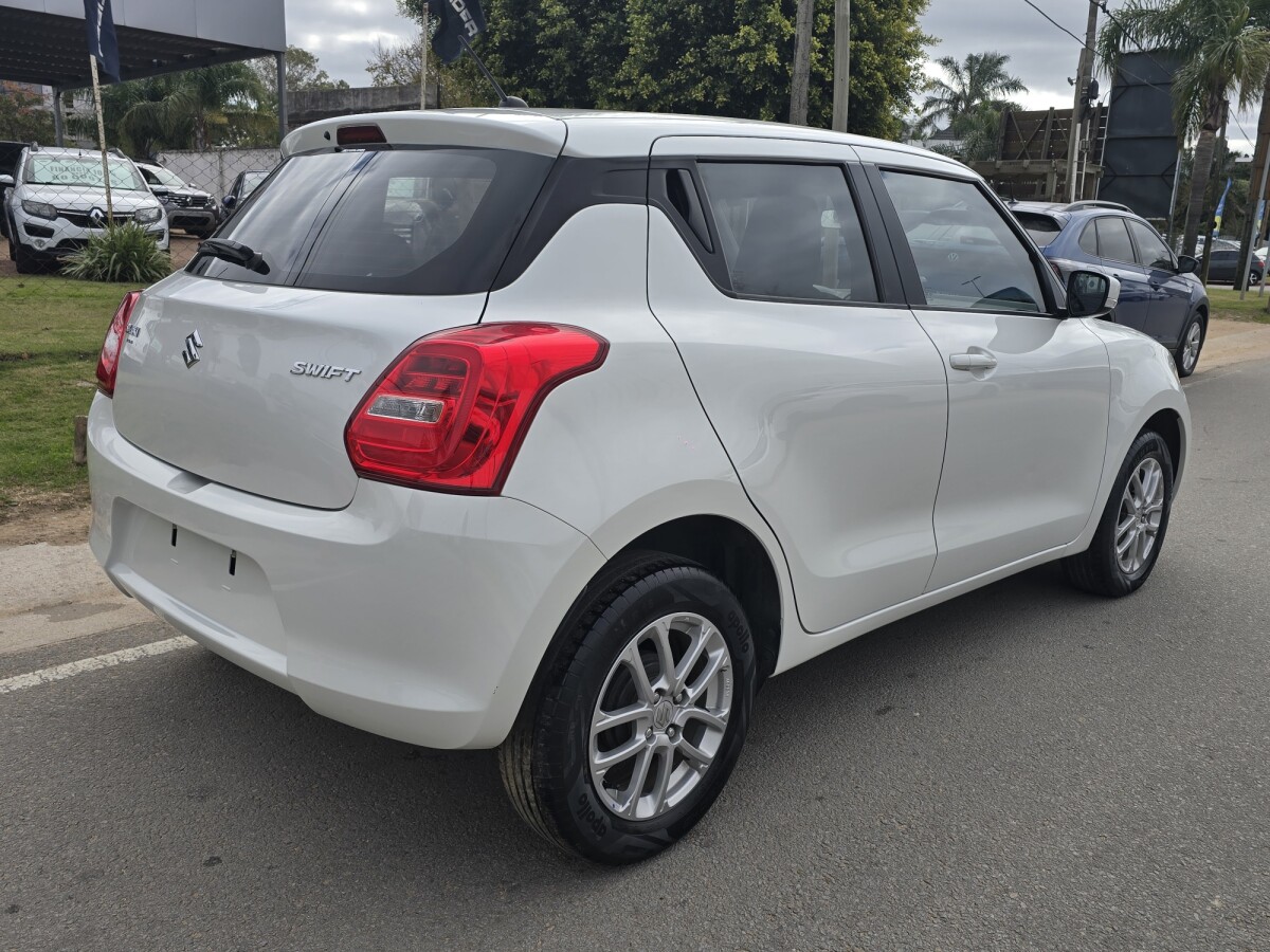 Suzuki Swift GL 1.2 EXCELENTE ESTADO! | Permuta / Financia Suzuki Swift GL 1.2 EXCELENTE ESTADO! | Permuta / Financia