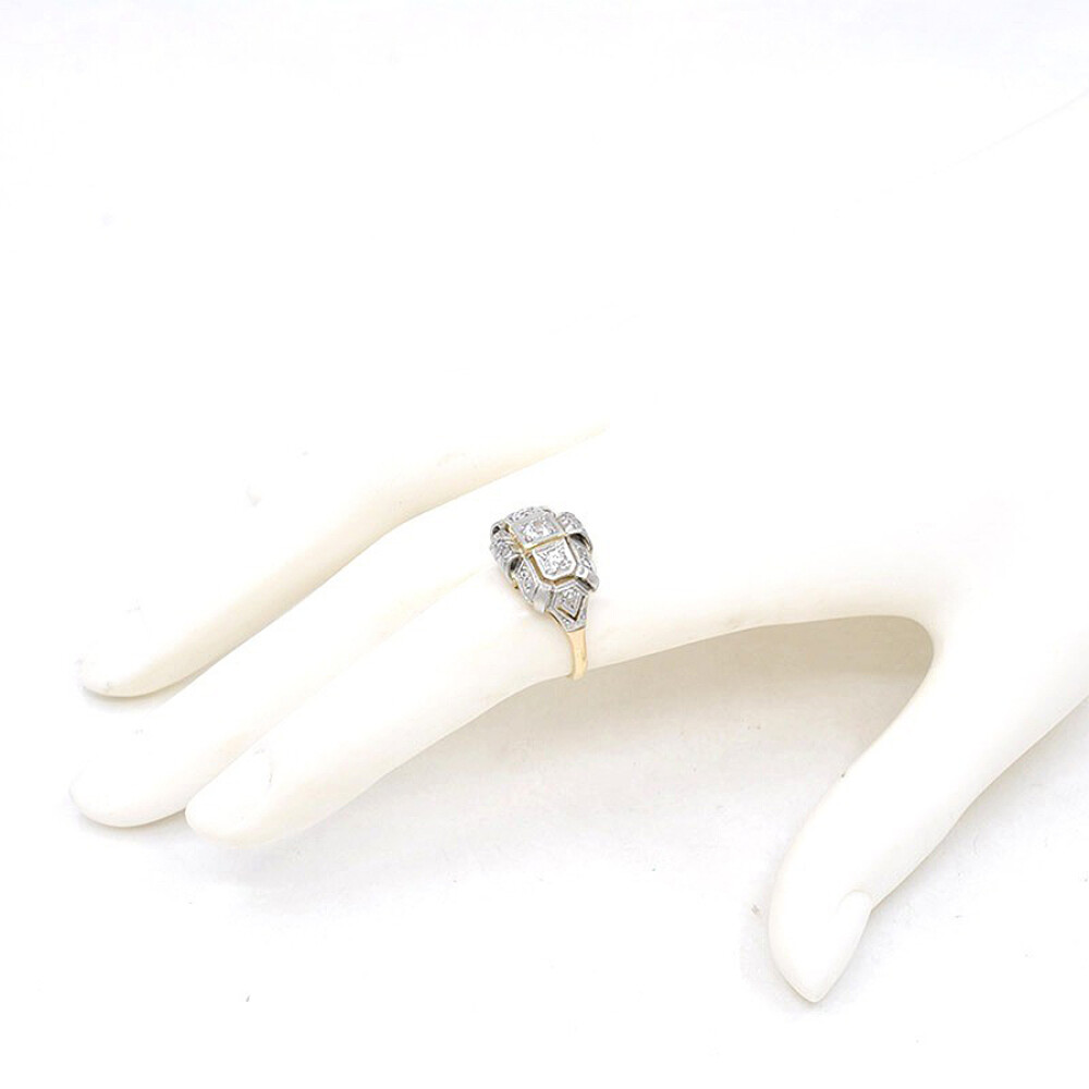 Anillo En Oro 18K Con Brillantes Y Diamantes Anillo En Oro 18K Con Brillantes Y Diamantes