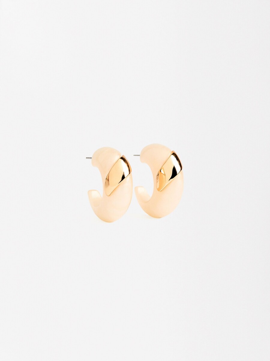 Aros Perlados Con Detalle Metálico beige