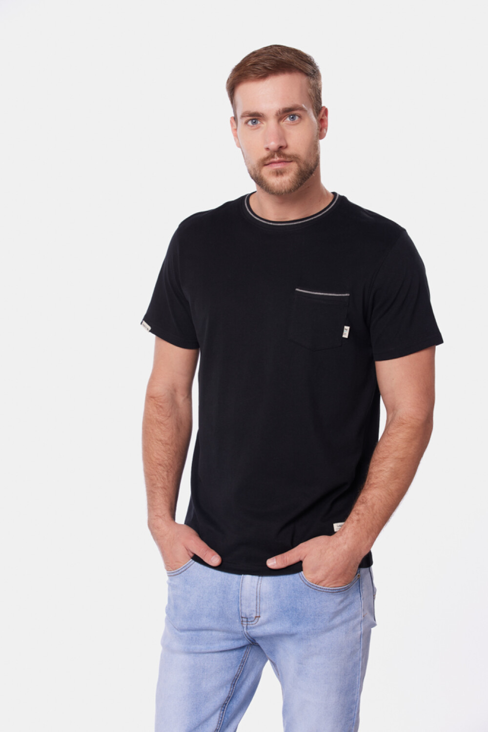 REMERA LISA Negro