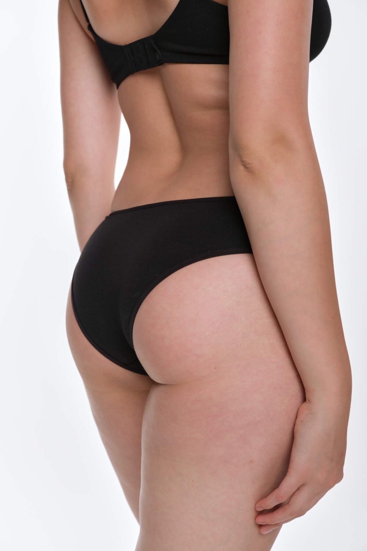 Vedetina Bruna Negro