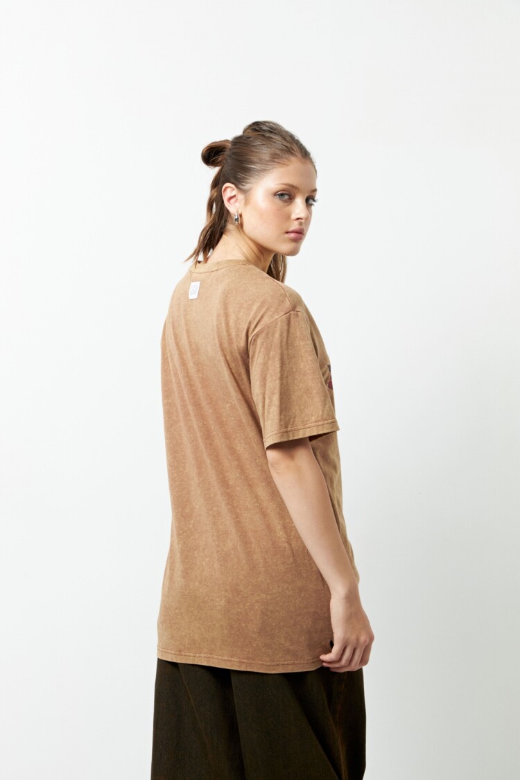 REMERA RURA Marrón Corteza