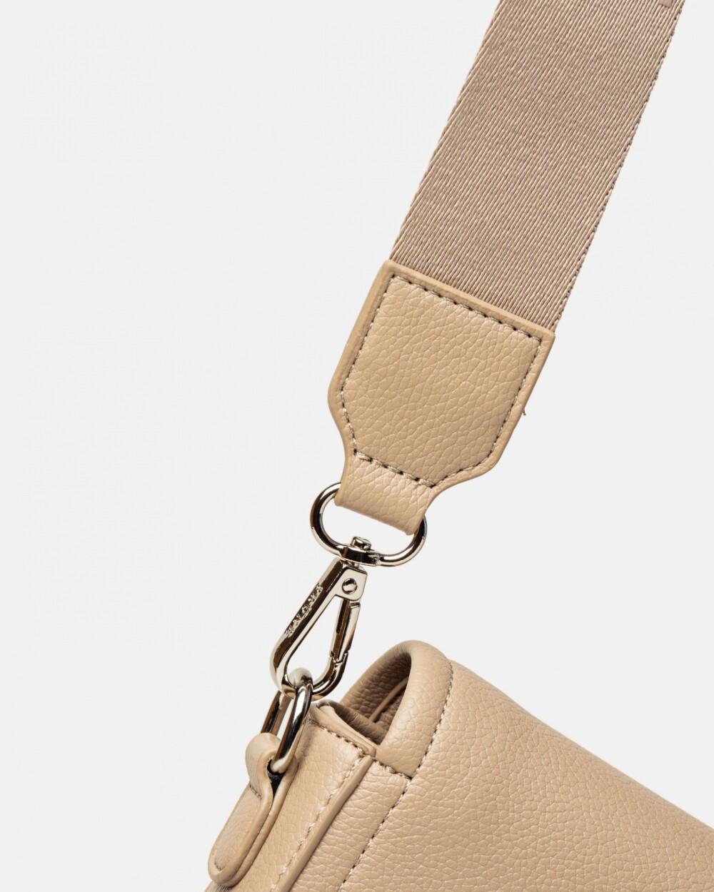 Bandolera Air en efecto cuero graneado Taupe