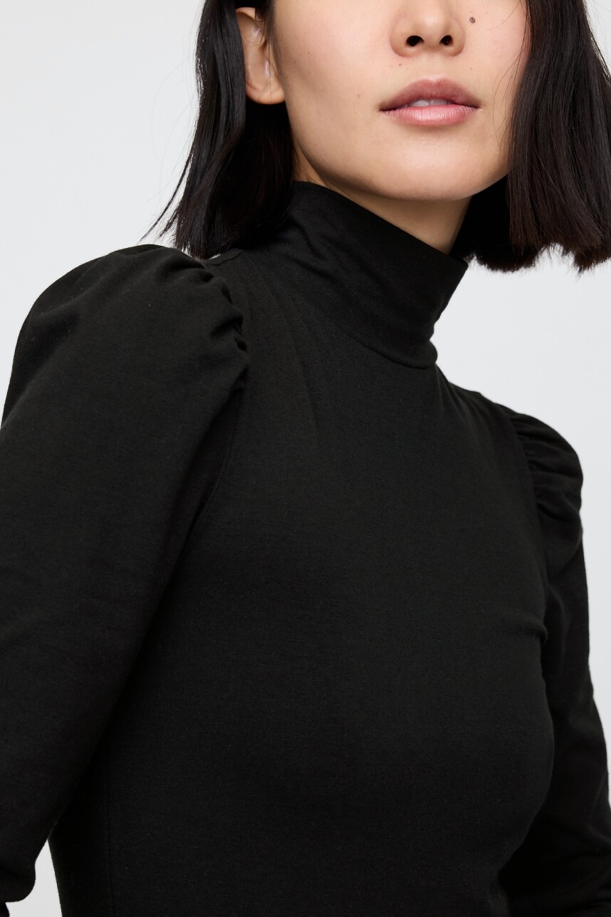 Remera Polera Puff Mujer True Black V2