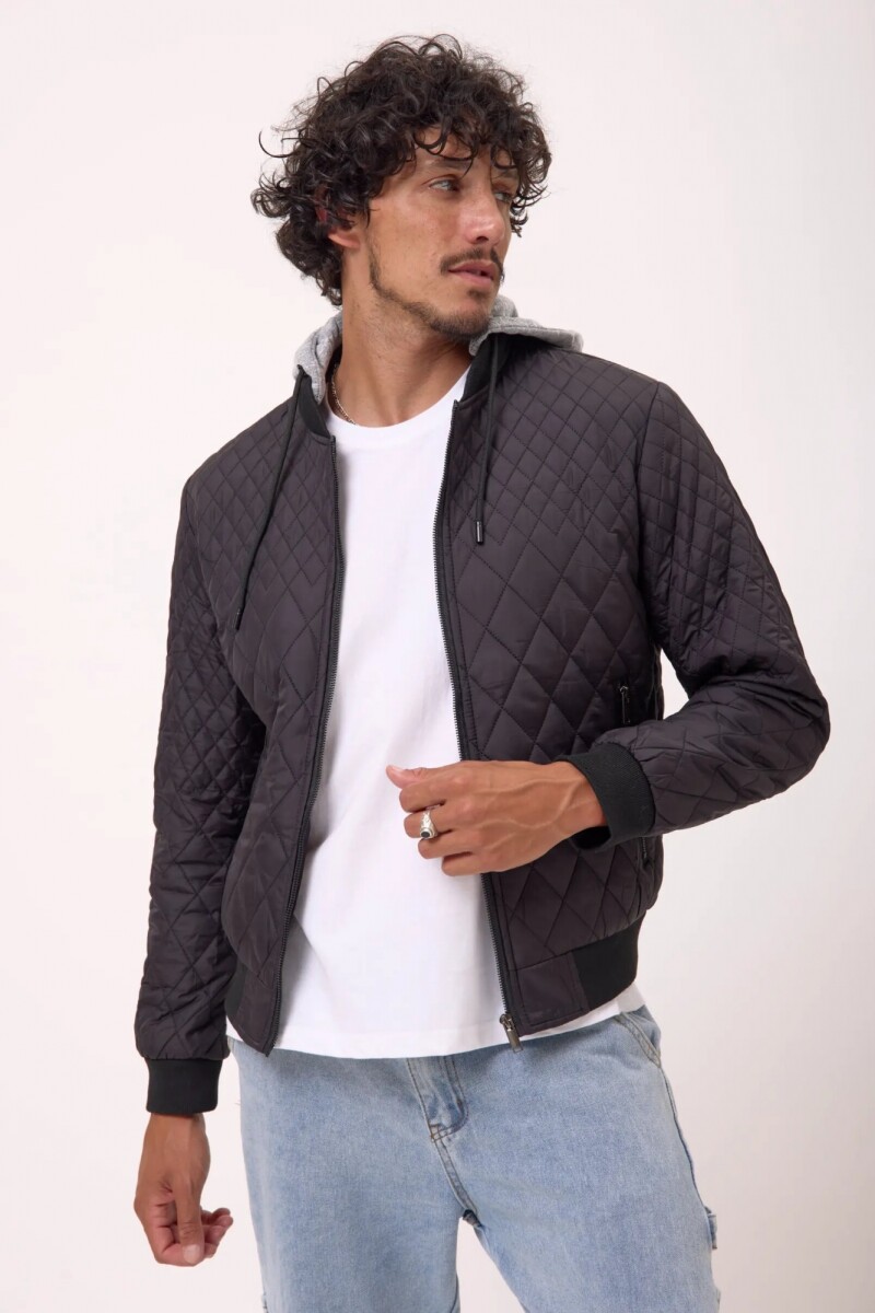 Capitoneada C/capucha Negro