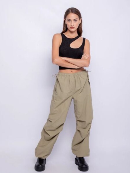 PANTALON PIECE OF CAKE PARACHUTE - VERDE — Unica Jeans