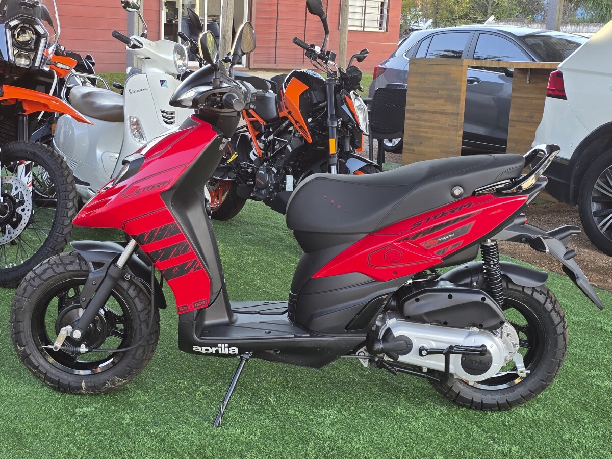 Aprilia Storm 125 SR 125 Storm Glossy | Permuta / Financia Aprilia Storm 125 SR 125 Storm Glossy | Permuta / Financia