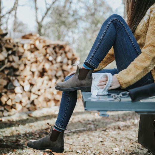 Botas Blundstone Elastic Side Dress V Cut - Rustic Brown Botas Blundstone Elastic Side Dress V Cut - Rustic Brown