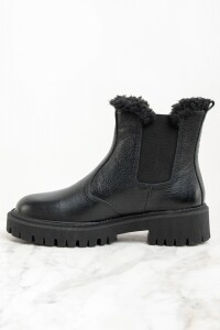 Bota Cuero Con Corderito Negro