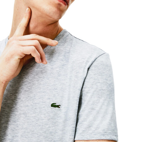 REMERA LACOSTE PIMA CON CUELLO CCA