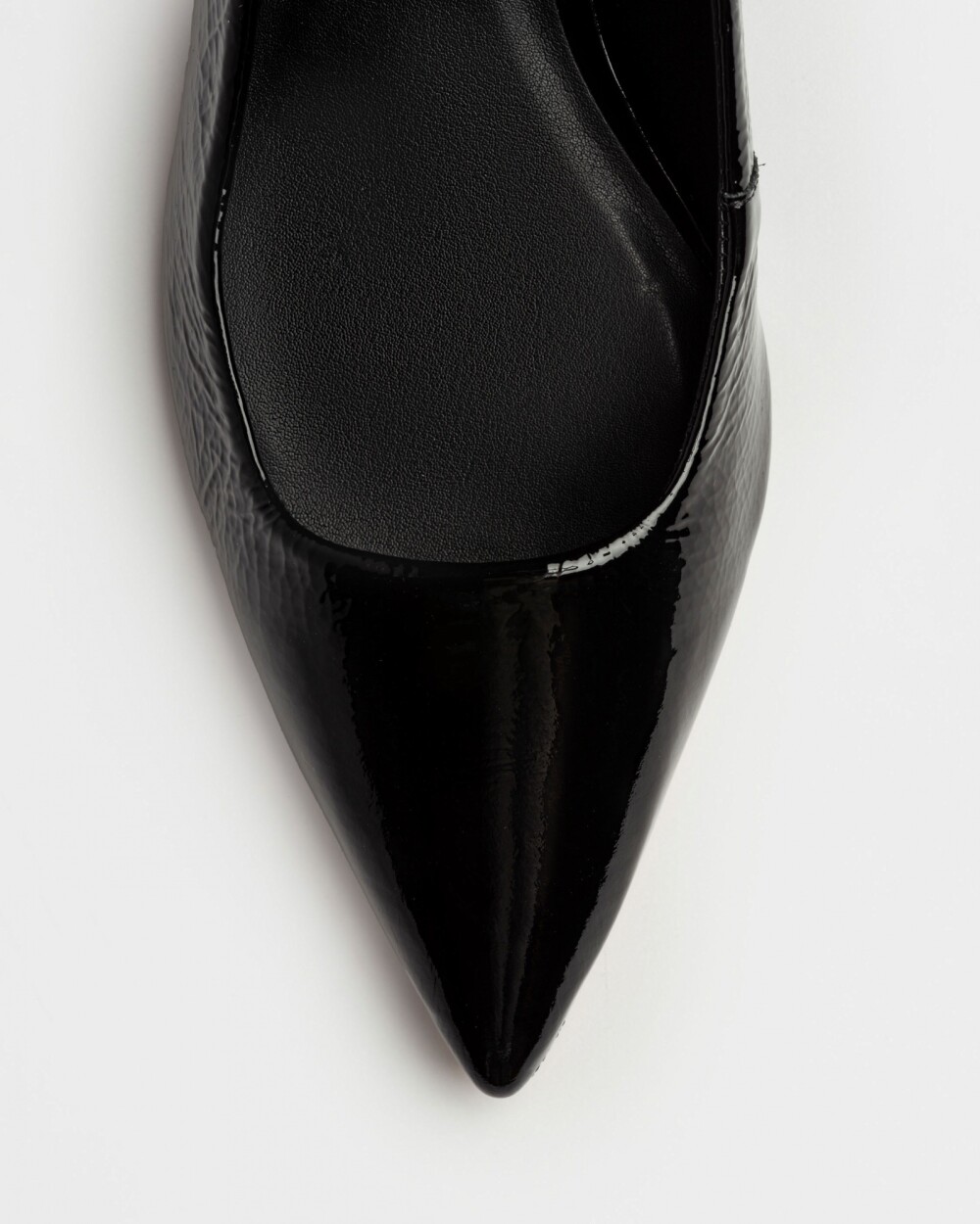 Stiletto Marga en cuero charol arrugado Negro