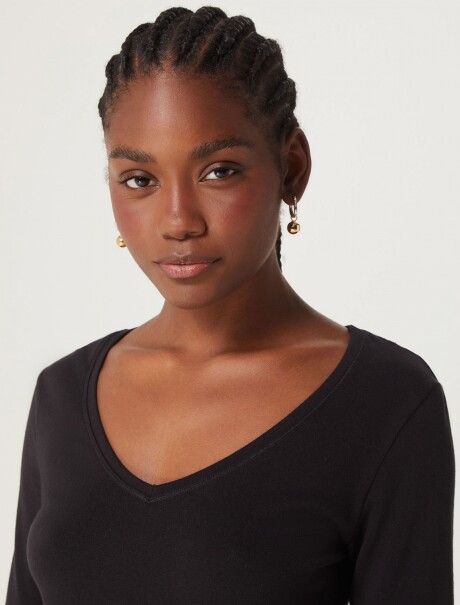 BLUSA BÁSICA DE MANGA LARGA Y CUELLO EN V NEGRO