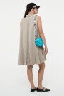 VESTIDO CORTO CON CUELLO Vison