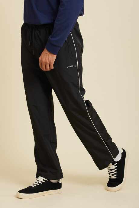 PANTALON NYLON LUCIO RUSTY Negro